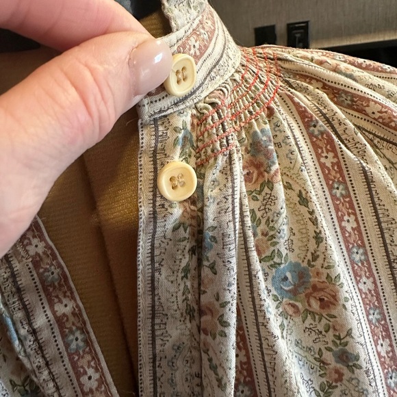 Vintage You Babes blouse. Vintage too. Vintage shirt. Brown and blue. Floral - Picture 3 of 6